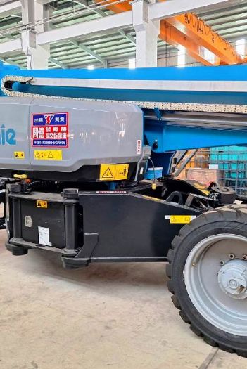 40m直臂輪胎高空作業車